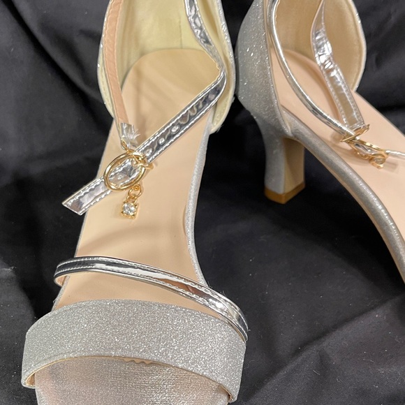 New - Elegant Silver Ankle Strap Heels - Picture 3 of 4